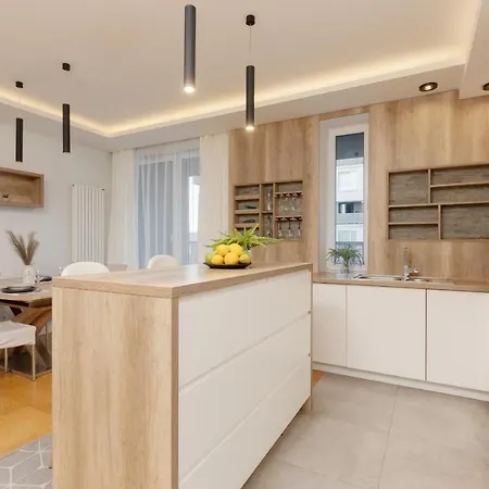 Daire Spacious Lodygowa Ideal For Families By Renters *