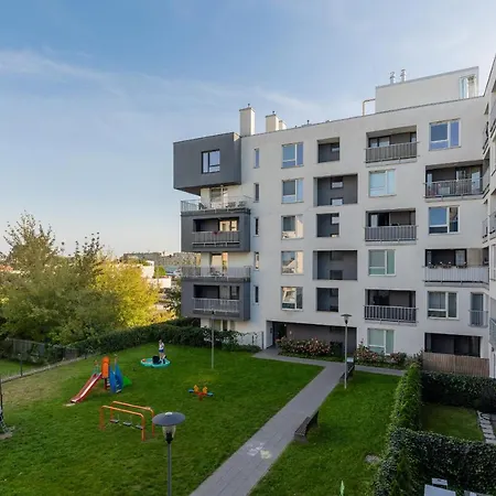 Spacious Lodygowa Ideal For Families By Renters Varşova