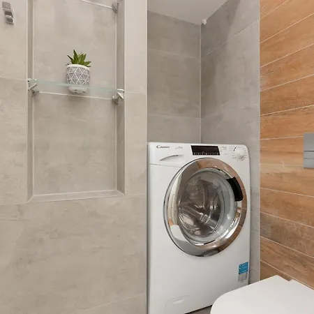 Spacious Lodygowa Ideal For Families By Renters Daire *