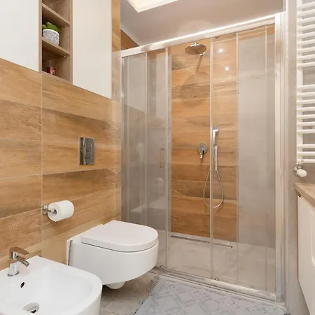 Spacious Lodygowa Ideal For Families By Renters * Varşova
